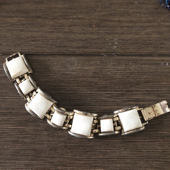Vintage Gold & white linked bracelet - Picture 1 of 2